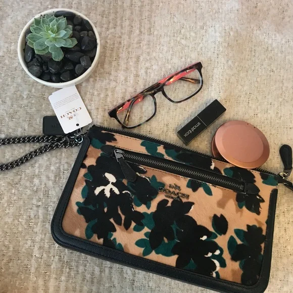 Coach Nolita Wristlet 24 - Picture 1 of 8